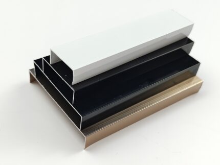 U-shaped light strip molding