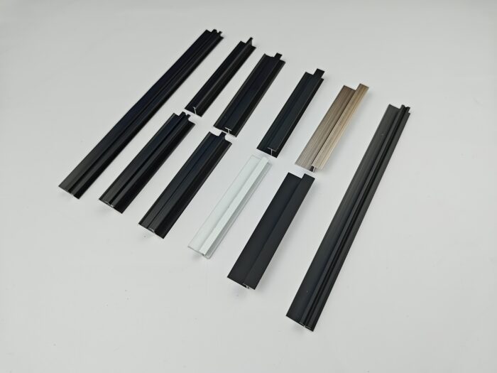 I-shaped molding - Image 1